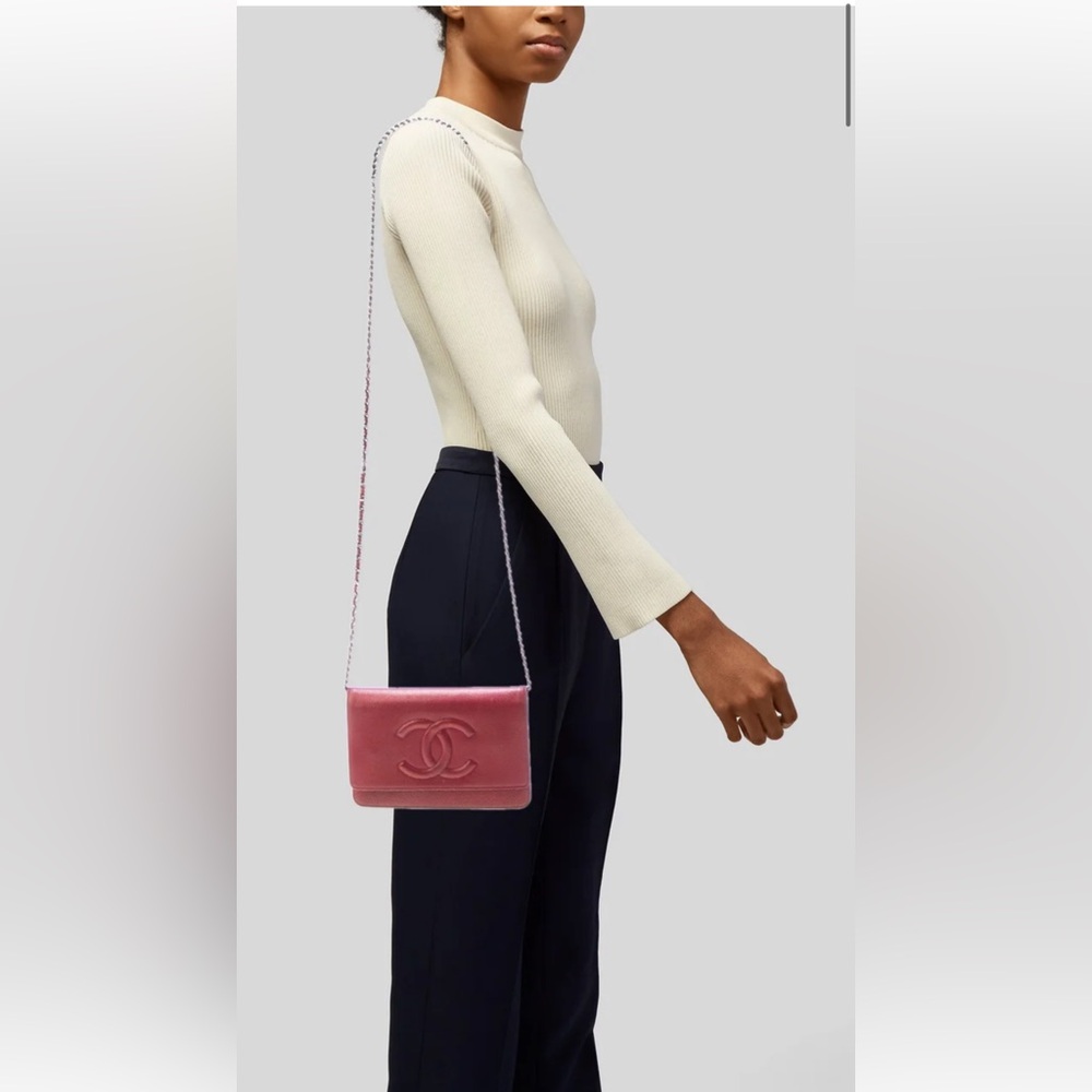 CHANEL Red Crossbody Bag with Silver Chain Strap. Wallet on chain.